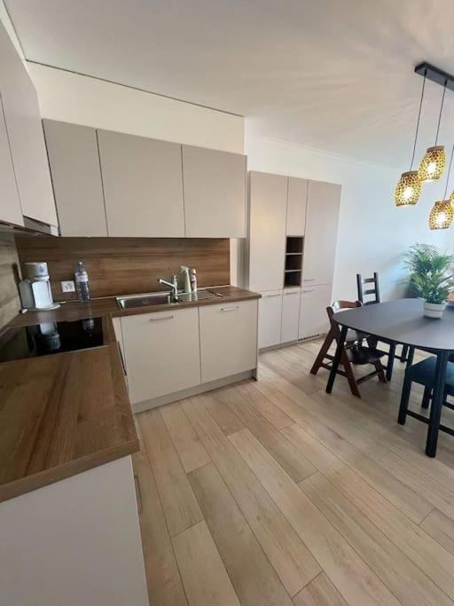 Perfect Lake View New Apartment Veytaux Bagian luar foto